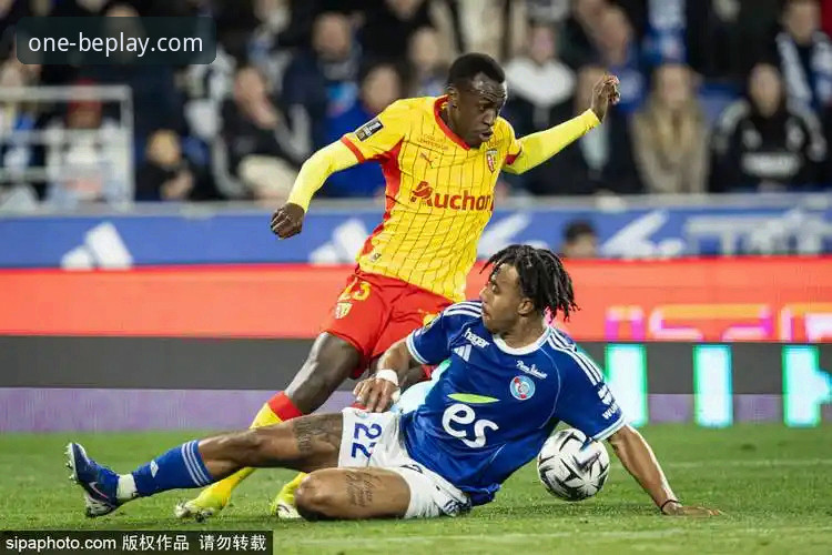 帕尼切利重伤无缘世界杯：一次战术革新机遇的深度分析